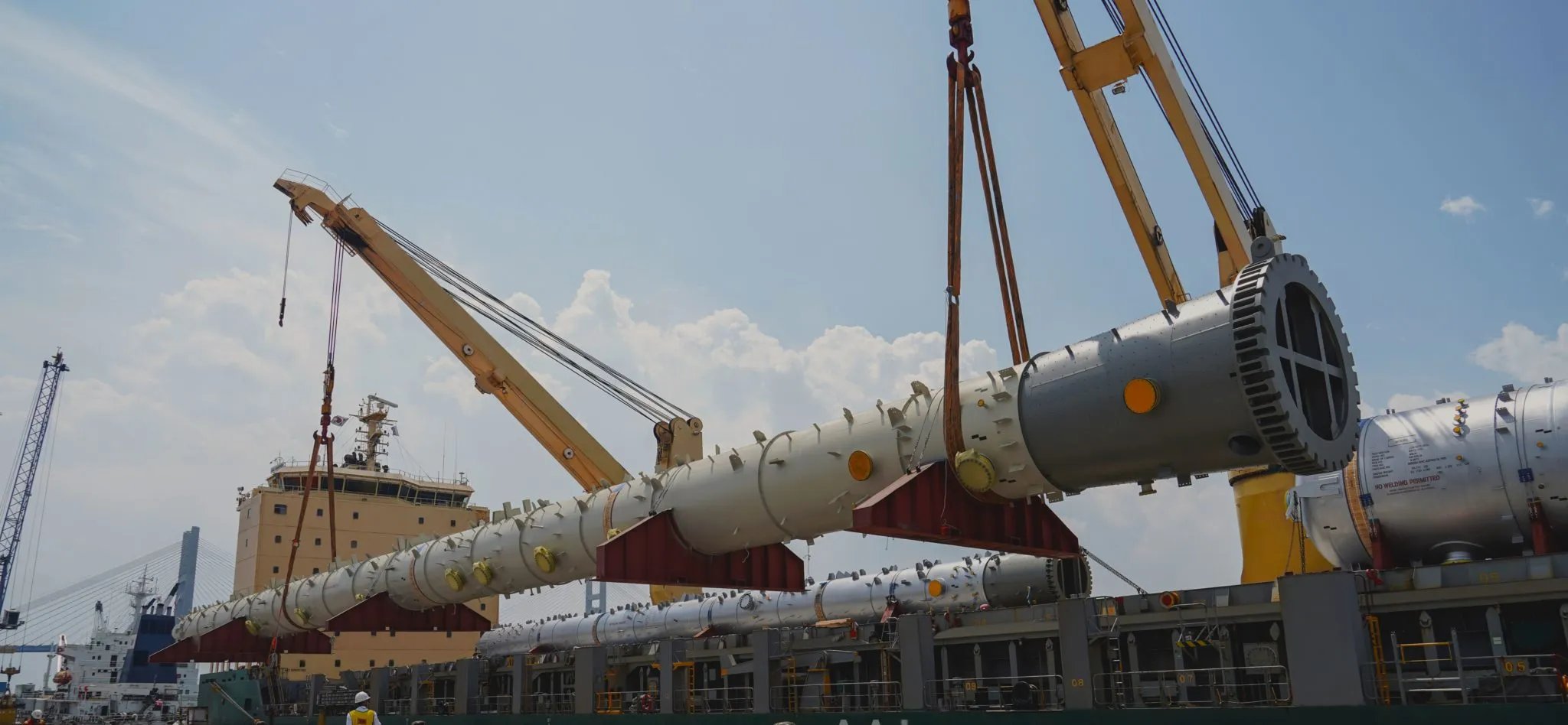 Industrial giant 86m process equipment handling at project port as part of an international project delivery.
